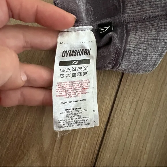 Gymshark Gray Camo Leggings - Picture 4 of 11